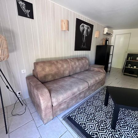 Lovina Chambre De Charme Avec Jaccuzi Velaux Bagian luar foto