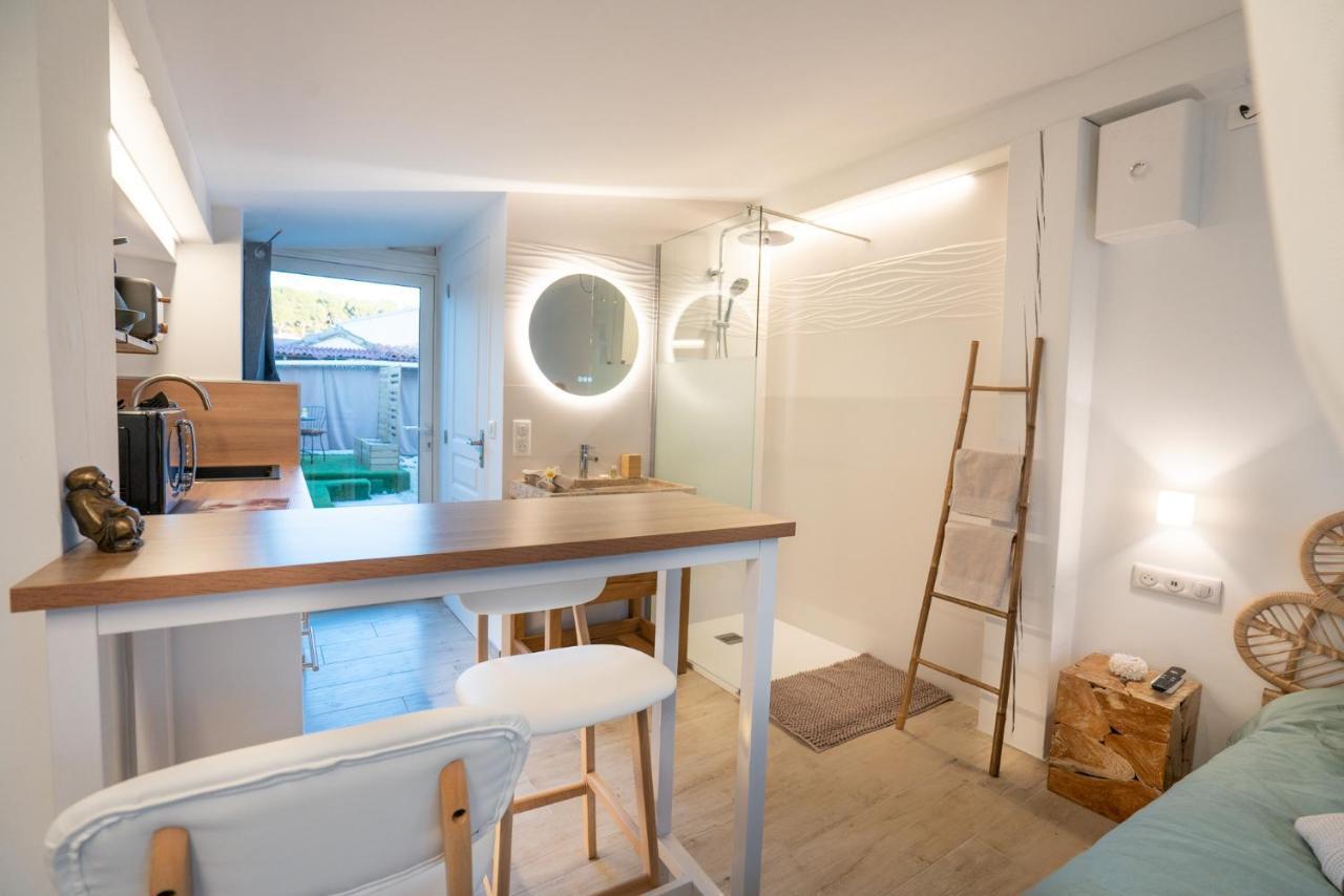 Lovina Chambre De Charme Avec Jaccuzi Velaux Bagian luar foto